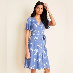 NWOT Ann Taylor Petite Floral Print Flutter Sleeve Wrap Dress